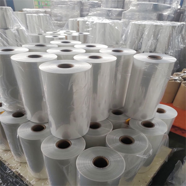 Properti Penyusutan Yang Sangat Baik 12μM 15μM 19μM 25μM 30μM POF Film Ditarik Poliolefin Shrink Film Roll Untuk Benang